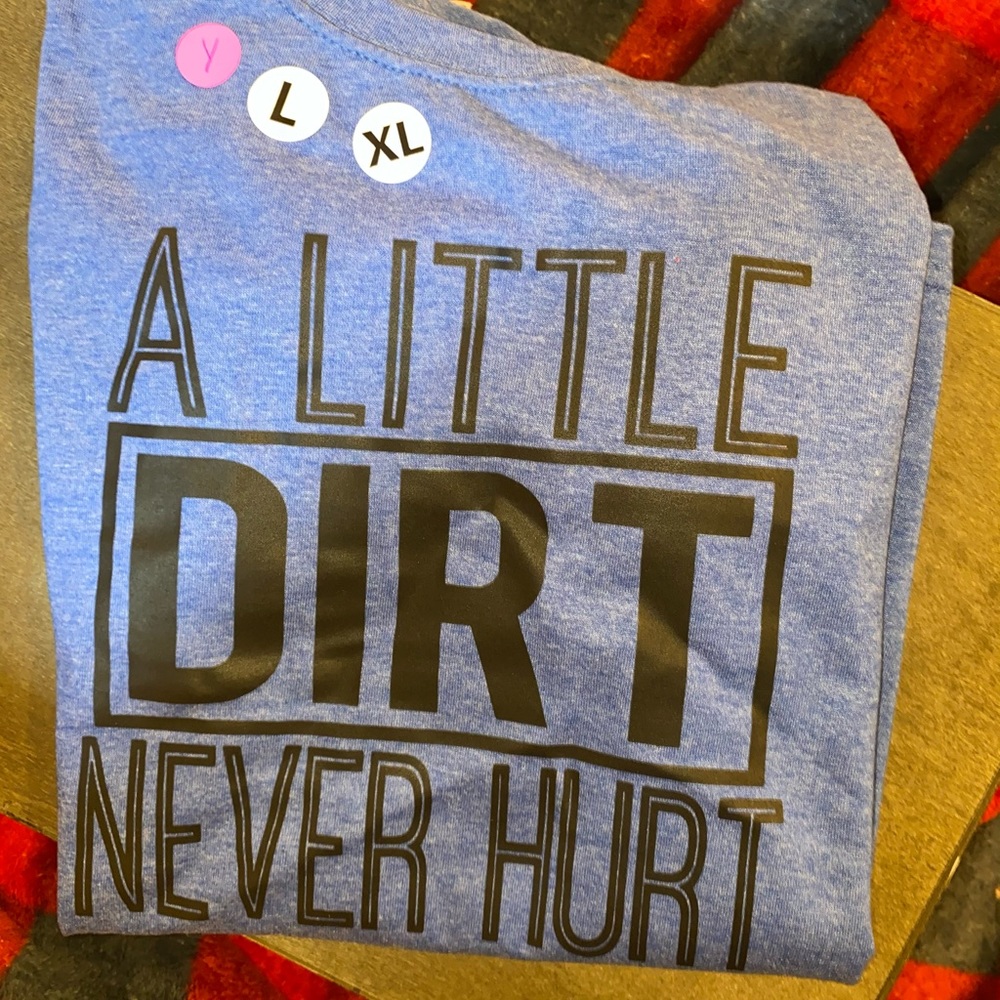 NWOT YOUTH GRAPHIC TEE